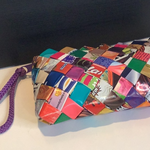 Candy Gum Wrapper Zipped Wristlet Coin Purse With Zipper 7.5 X 3.5 inches. EUC. - Picture 5 of 8